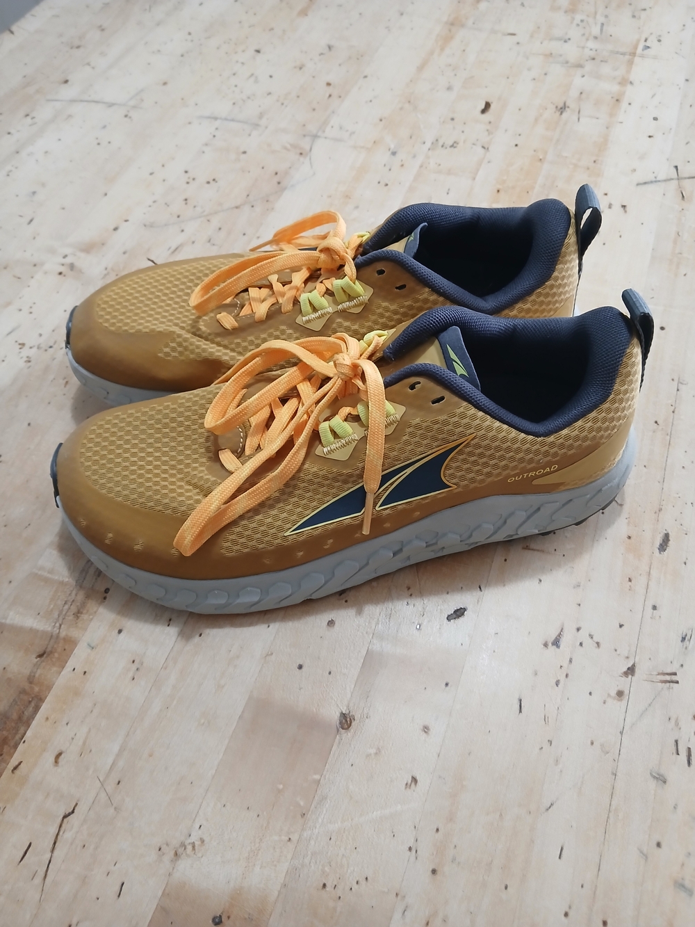 Altra Trail Running Shoes Sneakers Yellow Womens Size 9
